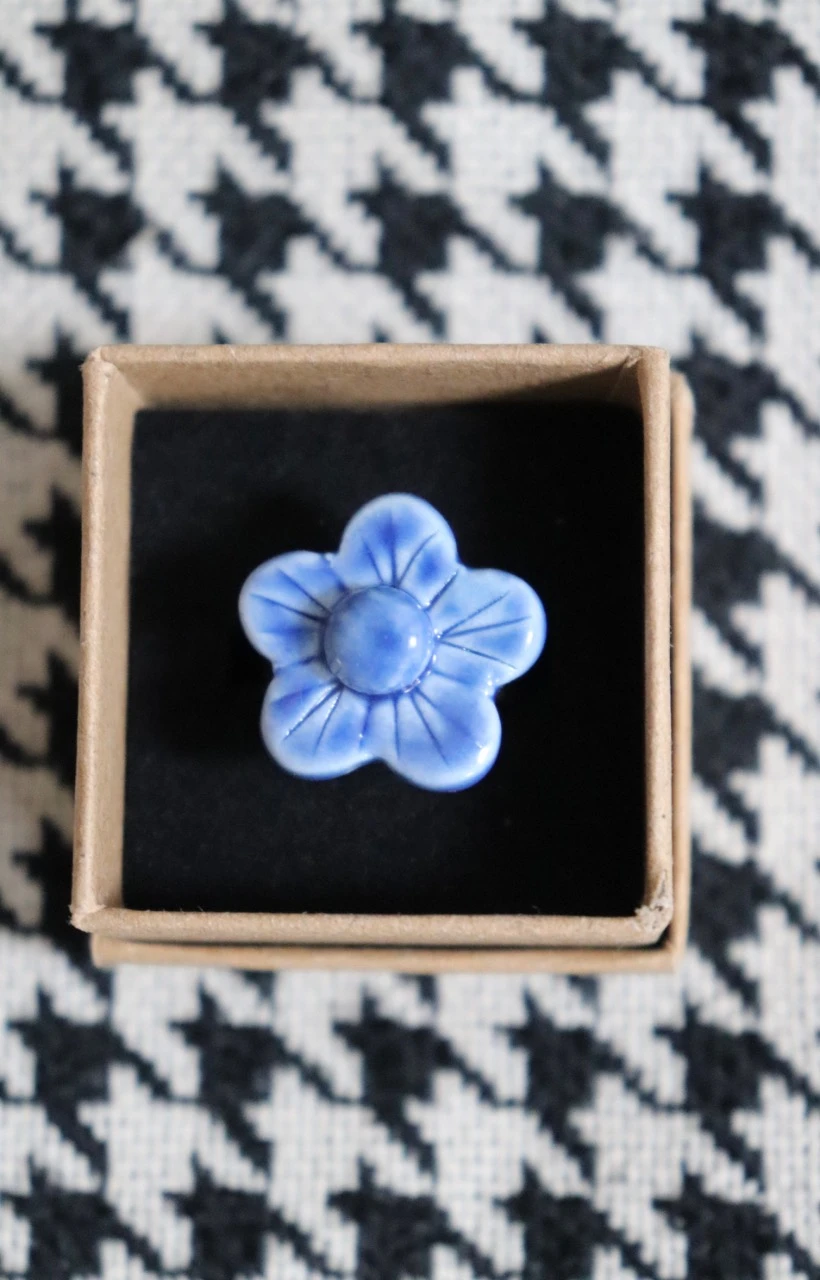 Vide atelier Bague fleur en céramique porcelaine